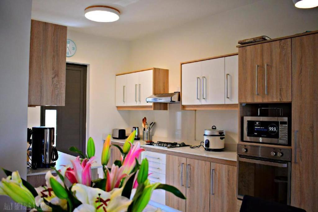 Modern And Cosy Condo: Westwood Apartments Flic-en-Flacq Екстериор снимка